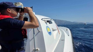 Marmaris açıklarında batan göçmen botunda kayıp 2 kişiyi arama çalışmaları sürüyor