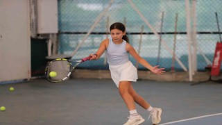 Menteşede tenis heyecanı başladı