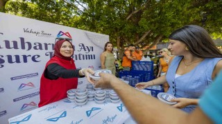 Mersin'de 13 ilçede eş zamanlı aşure dağıtımı
