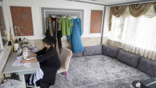 Mersinde aldığı eğitimle evinden üretip kazanmaya başladı