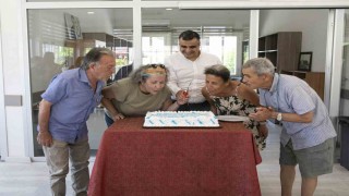 Mersinde Emekliler Günü coşkuyla kutlandı