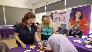 Mersinde kadınlar mum yapımını öğreniyor