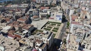 Mersinde Zafer Çarşısında dönüşüm sürüyor