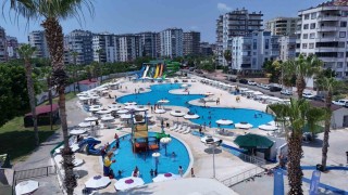 Mezitli Belediyesi Su Parkı yaz sezonuna kapılarını açtı