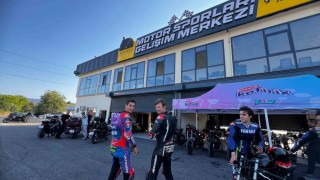 Milli motosikletçiler ve oyuncu Kıvanç Tatlıtuğ Kocaelide piste çıktı