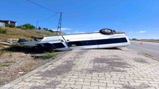 Minibüs takla attı: 1 yaralı