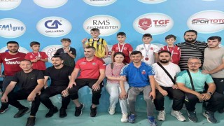 Minik pehlivan Ertuğrul Alp Tekinden Türkiye Şampiyonasında çifte madalya