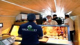 Mobil Halk Ege Et Akbükte vatandaşlardan yoğun ilgi gördü