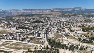 Mutta yağışın bozduğu yollar yenilendi
