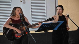 Müziğin ritmi Manisa sokaklarında