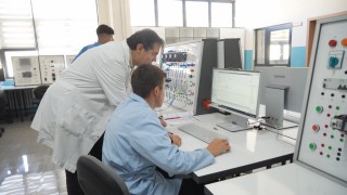 Niğde'de meslek lisesi öğrencileri hem üretiyor hem geleceğe hazırlanıyor