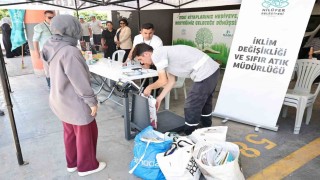 Nilüferde atık kağıtları getiren hediye kazanıyor