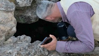 Oğlak otlatırken kaybolan kadın, volkanik arazideki yarık içerisinde bulundu