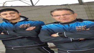 Oğlunu kurtarmak isterken o da akıma kapıldı: 2 ölü