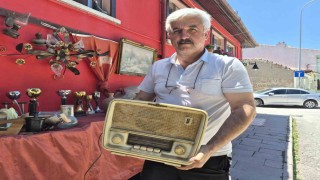 Ölüm haberinin düştüğü evlerden çıkarılan ve hikayesi olan antikalar