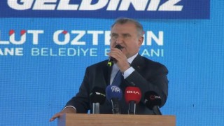 Osman Aşkın Bak: Yüzme Bilmeyen Kalmasın projesiyle, bu zamana kadar yaklaşık 12 milyon çocuğumuza hizmet ettik