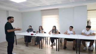 Osmangaziden gençlerin geleceğine ücretsiz eğitim desteği