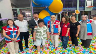 Osmaniye'de özel bireyler karne sevincini şenlikle yaşadı