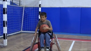 Osmaniyede tecrübeli basketbolcular, geleceğin yıldızlarına yol gösteriyor