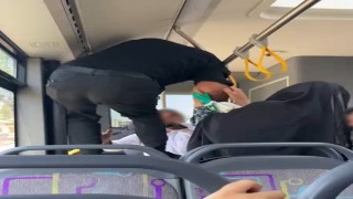 Otobüste tekmeli, yumruklu kavga