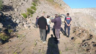 Otomobil şarampole yuvarlandı: Aynı aileden 3 kişi hayatını kaybetti