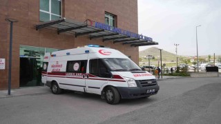 Otomobilin çarptığı motosiklet sürücüsü hayatını kaybetti