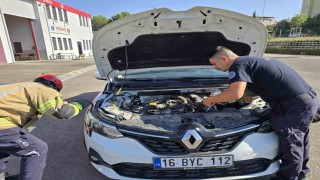 Otomobilin motorunda ilçe ilçe gezdi