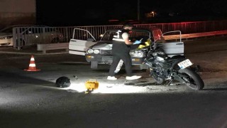 Otomobille çarpışan motosikletin sürücüsü ağır yaralandı