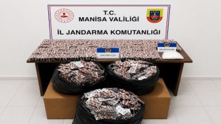 Otoyoldaki operasyonda bir araçta 59 bin adet hap ve 2 kiloya yakın uyuşturucu ele geçirildi