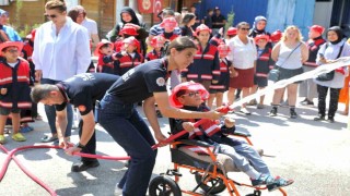 Özel çocuklar itfaiyeci oldu