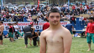Özel Gereksinimli Ufuk Erdem, Akdağ Karakucak Güreşlerinin gönüllerin şampiyonu oldu