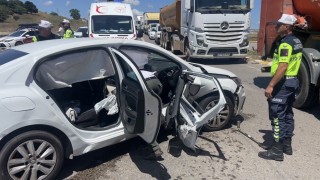 Pendik'te otomobillerin çarpıştığı kazada 2 kişi yaralandı