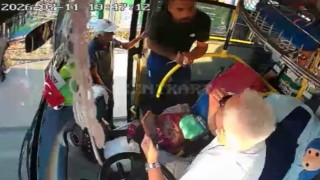 Penseyi silah gibi gösterip şoförü tehdit eden yolcu yakalandı