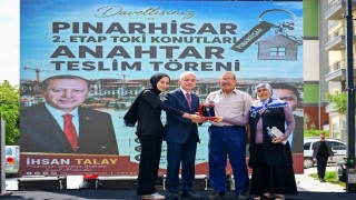 Pınarhisarda TOKİ sevinci: Anahtarlar hak sahiplerine teslim edildi