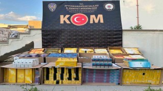 Polis durdurduğu tırda 13 bin 140 paket gümrük kaçağı sigara ele geçirdi