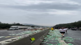 Pozantı-Adana istikameti tır devrilmesi nedeniyle trafiğe kapandı