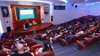 Prof. Nicholas A. Kotov Atatürk Üniversitesinde konferans düzenledi