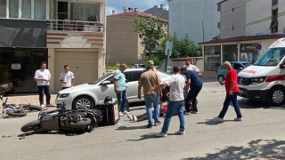 Samsun'da Kurye Motosikleti ile Elektrikli Bisiklet Çarpıştı: 2 Yaralı