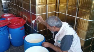 Şanlıurfada kaynağı belli olmayan 400 kilo şüpheli sade yağ ele geçirildi