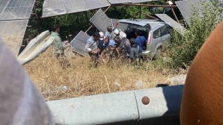 Şanlıurfa'da otomobil şarampole devrildi: 3 yaralı