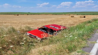 Şarampole uçan otomobilin sürücüsü yaralandı