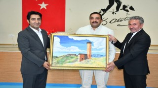 Sarıkamışta minik sporculara forma sürprizi: Gençliğe destek verenlere plaket takdim edildi