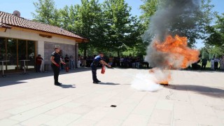 Selçuklu Belediyesi personeline uygulamalı yangın eğitimi verildi