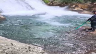 Serinlemek için girdiği suda boğuldu