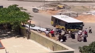 Siirtte belediye otobüsü ile hafif ticari araç çarpıştı: 1 yaralı