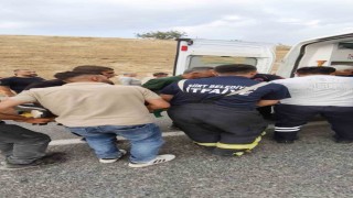 Siirt'te otomobil takla attı: 1'i ağır 3 yaralı
