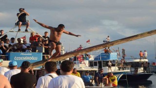 Sinop'ta Kabotaj Bayramı coşkusu: Yağlı direğin şampiyonu yine değişmedi