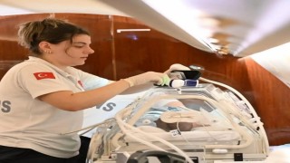 Şırnakta 4 aylık kalp hastası bebek ambulans uçakla İstanbula sevk edildi