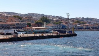 Şişme botuyla deniz açılan genç panikleyince sürüklenmeye başladı