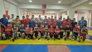 Sivaslı pehlivanlar şampiyonaya hazır